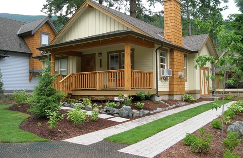 Lindell Beach Cottage | Lavish 4 Season Cottage with amenities, pools/spa, basketball/tennis.