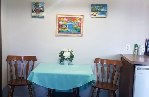 Rutland House | Legal Vacation Rental, Your home away from home in orchard and wine country.