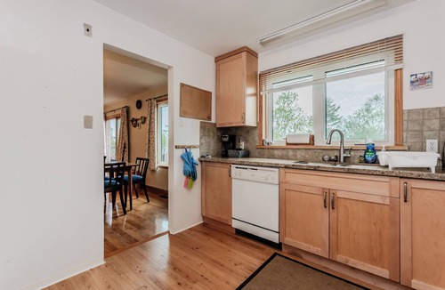 South Bruce Peninsula Cottage | Len Cove - Your Lakeside Retreat in Howdenvale
