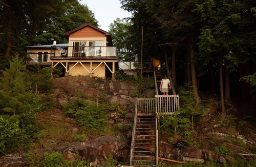 Muskoka Lakes Cottage | Lennys Lakehouse in Muskoka.n20 minutes to Port Carling or Bracebridge!