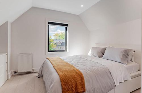 Leslieville Apartment | Leslieville 1BR Close to Queen St East