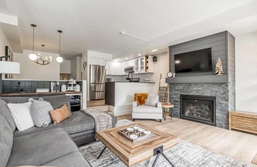 The Blue Mountains House | Lift Side Luxury Newly renovated walk to village