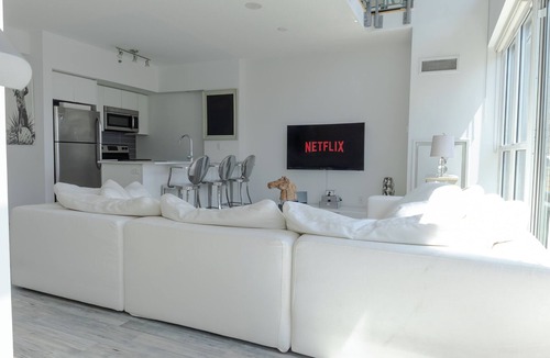 King West Village Apartment | Loft in Liberty Village (Steps to Fifa World Cup Stadium)
