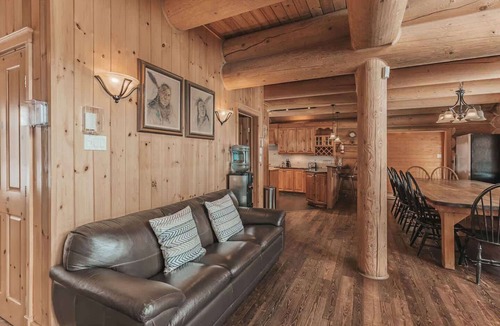 Fiddler Lake Resort Ski Chalet | Log Cabin: Heated Pool, Hot Tub & Volleyball