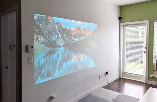 Burnaby Condo | [LONG-TERM] Stunning room near Skytrain, park. Remote worker dream. Netflix/HDTV
