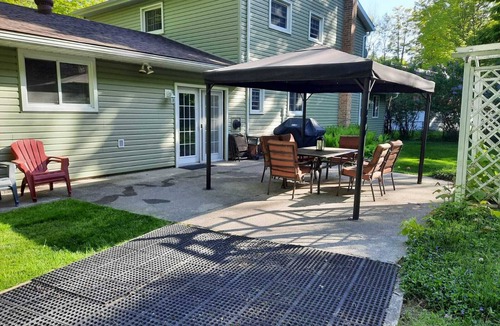 Lafontaine House | Los Pinos - Spacious 3 Bedroom Cottage