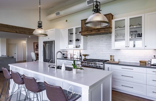 Glen Huron House | Lovely 4 bedroom, 3 bathroom home with spectacular views
