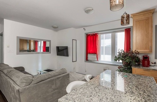 ByWard Market Apartment | Lovely App Downtown Ottawa 211D