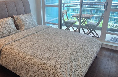 Humber Bay Condo | Lovely condo near Lake Ontario with Free Parking & 10 mins from FIFA BMO Field