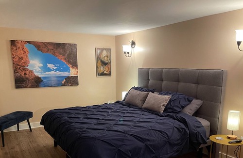 Crofton Bed & Breakfast | Lovely Oceanside 1-bdrm suite with Hot Tub and fireplace