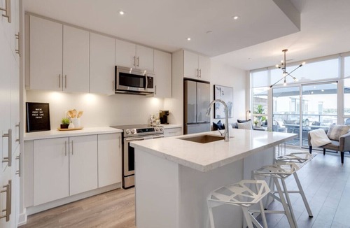 Innisfil Condo | Lovely Open Concept Friday Harbor Resort Condo