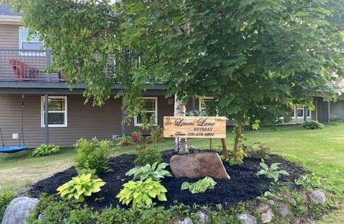 King's Point House | Lovers Lane Retreat. Located in Beautiful Kings Point with hot tub and pool