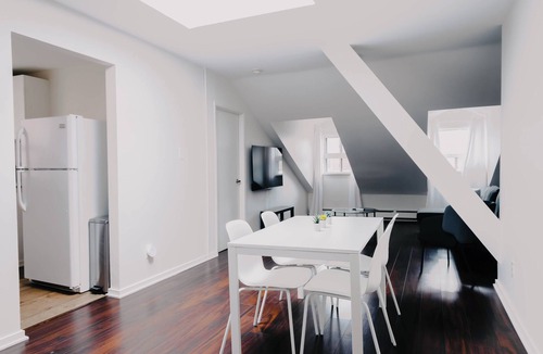 Riverside Apartment | Lum The Queen - One-Bedroom Apartment w/City View