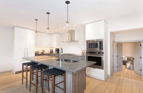Whistler Village Condo | Luxe 5BR home near village & bike park