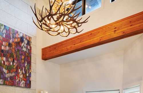 Nordic Estates House | Luxe and Stylish Taluswood Home in the Mountains