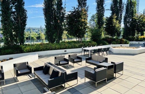 Burnaby House | Luxe Condo In The Heart Of Brentwood