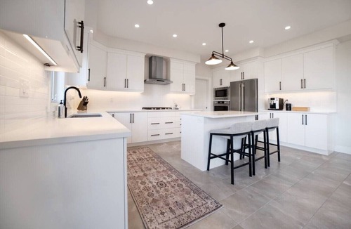Severn House | Luxe Modern Retreat - Movie Room & Hot Tub