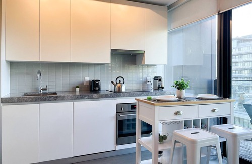 Fashion District Condo | Luxe Urban Nest @ King & Bathurst with Heated Balcony