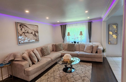 Erin Mills Villa | Luxurious Designer Villa in Toronto's Posh Locale"