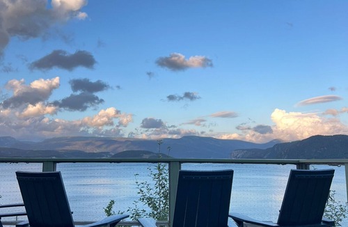 Woody Point House | Luxurious Gros Morne Home Woody Point, close to Tablelands and Green Gardens.n