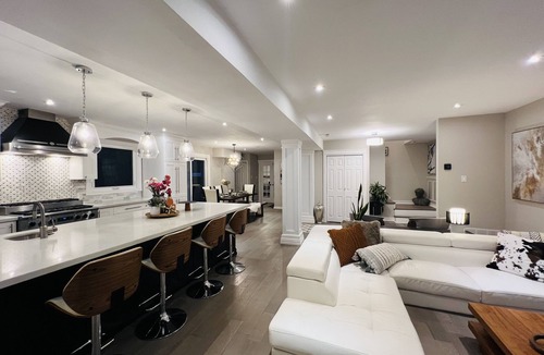 Sheridan House | Luxurious Home in Mississauga Golf and Country Club