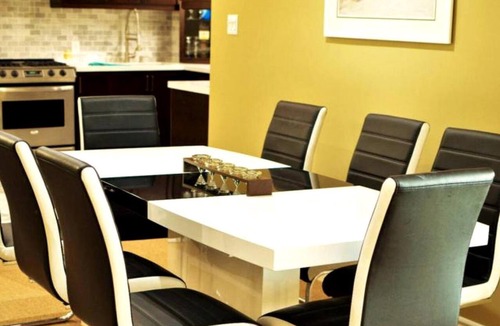 Janetville Villa | Luxurious Lakefront Vacation Rental for Large Groups near Port Perry in Ontario