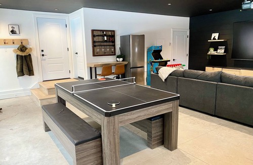 Markdale House | Luxurious Lakehouse Newly Built Lake House. Only 1.5 hours from Toronto!