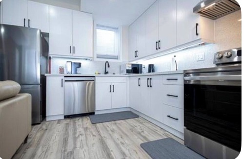 New Tecumseth House | Luxurious Modern Suite in Alliston