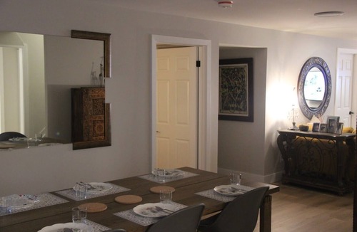 Glen Abbey Apartment | Luxurious Private Apartment