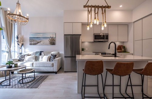 Innisfil Condo | Luxurious Stay at Friday Harbour Resort Lake Simcoe