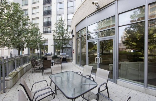 Etobicoke Condo | Luxury 2-Bed, 2-Bath Penthouse – Prime Toronto Location