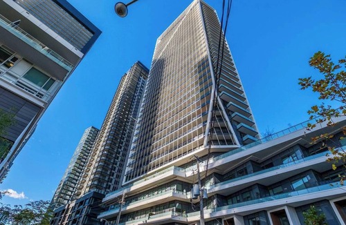 King West Village Condo | Luxury 2- Bed + Den Condo | Liberty Village | 19th Floor | CN Tower & Lake Views