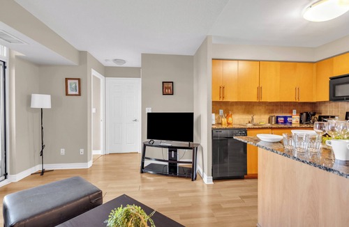 Downtown Mississauga Apartment | Luxury 2 bedroom apartment in heart of downtown square one