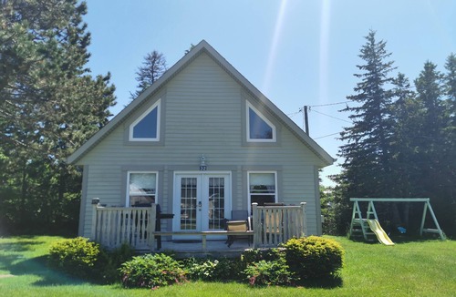 Stanhope Cottage | Luxury 3-bedroom Cottage next door to PEI National Park- Stanhope Cottages