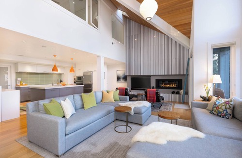 Whistler Village Ski Chalet | Luxury 4-bedroom ski-in/out chalet in Whistler