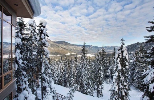 Whistler Creekside House | Luxury 4 bedroom ski in/ski out in Whistler