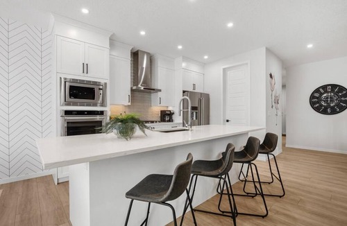 Cranston House | Luxury-4bed with AC-86"TV-BrandNew in Cranston, Calgary