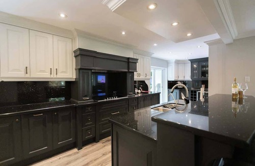 Caledon House | Luxury 4BR Stay with Swim Spa, Golf & Fireplaces