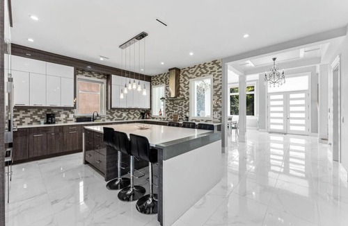 West Newton - Highway 10 House | Luxury 6BR Home | Movie Theatre | Easy Hwy Access
