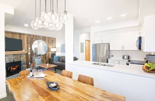 Village North Villa | Luxury Central 2BR - HT, Pool, A/C, Bike Storage