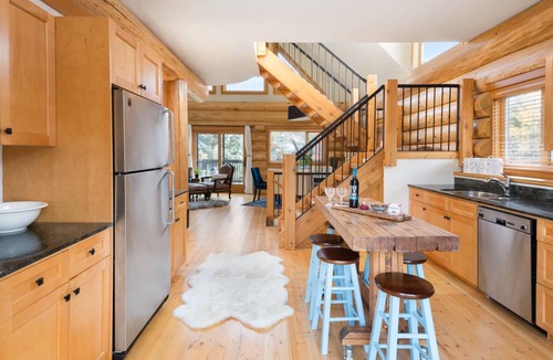 Whistler Ski Chalet | Luxury Chalet with Mountain Views Near Ski Lifts, Beside Bike Trails on Creek