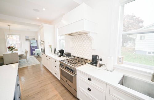 St. Andrews House | Luxury Coastal Home on the ocean/Sleeps 10/Downtown St. Andrews/4BR/2.5 baths