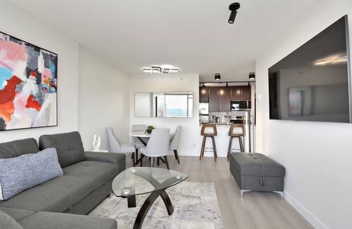 Crosstown Apartment | Luxury Condo Downtown Vancouver with free parking