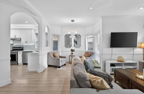 Delta House | Luxury Delta House with all King Beds | 5 Bedrooms