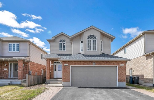 Guelph House | Luxury Detached 4 Bedroom House
