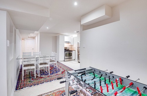 Midland House | Luxury Georgian Bay gem, heated pool! Hot tub, close to trails & lake