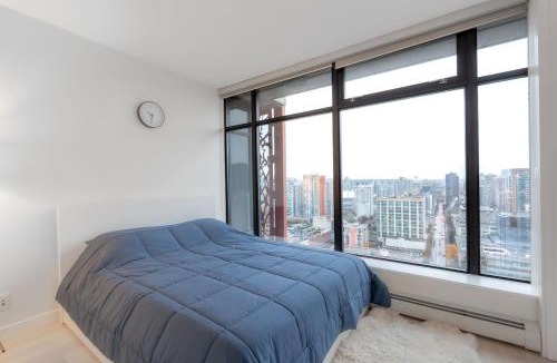 Gastown Apartment | Luxury High Rise at Gastown Near BC Place