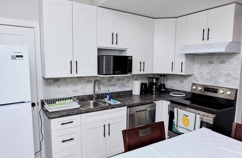 Prince George House | "luxury home home near hospital | mall |college"