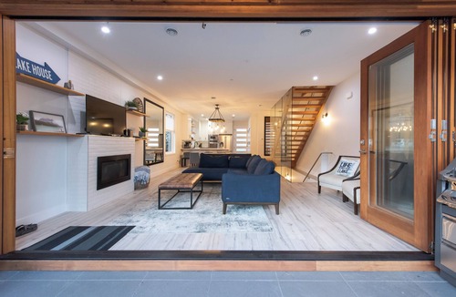Cultus Lake House | Luxury House Right In Front of Cultus Lake w/Hot Tub & Paddleboards