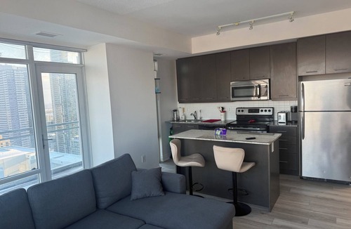 Downtown Mississauga Condo | Luxury in The Heart of Mississauga, minutes away from Pearson Airport